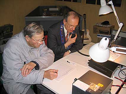 Angus operating with Brian, G3CVI Logging